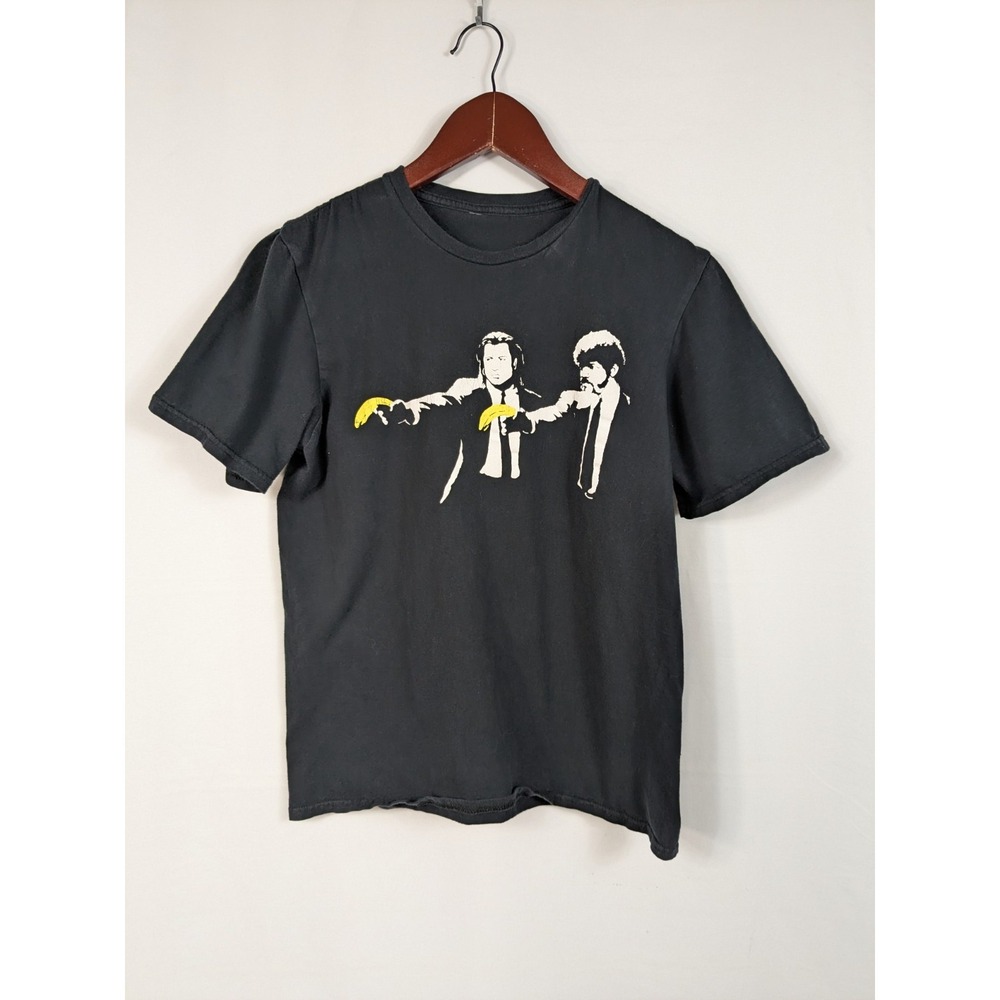BANKSY PULP FICTION T-Shirt Banana Guns Graffiti Short Sleeve Size Small A039